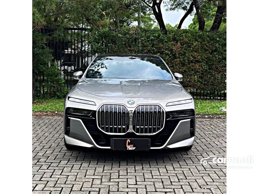 2023 BMW 735i M Sport Sedan