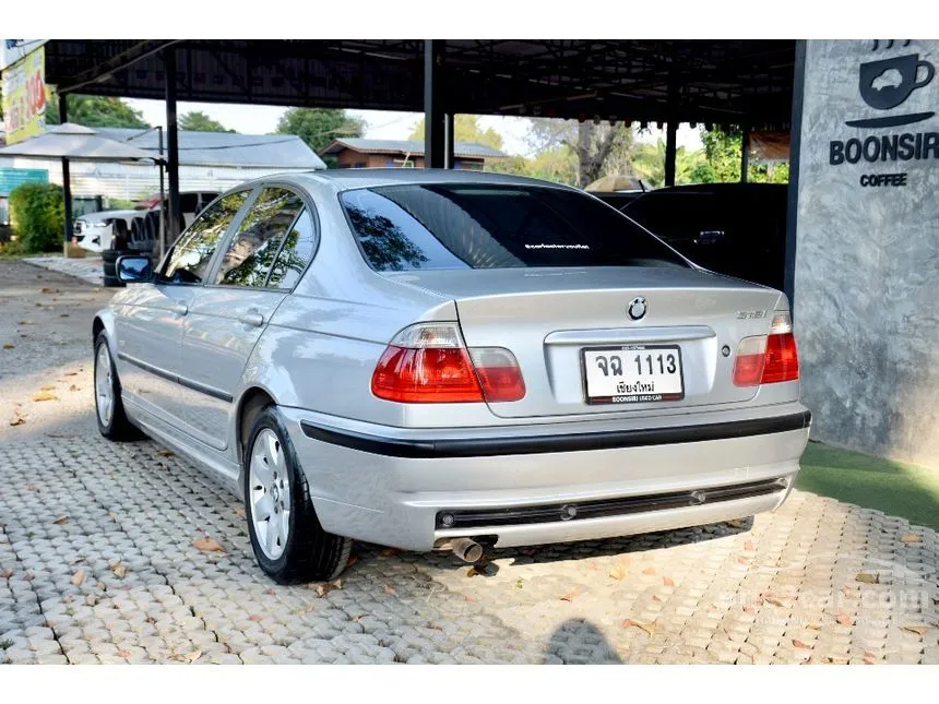 2002 BMW 318i Sedan