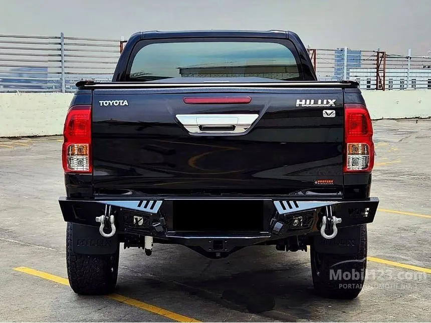 2019 Toyota Hilux V Pick-up