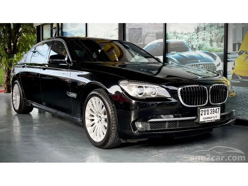 2013 BMW 740Li Sedan