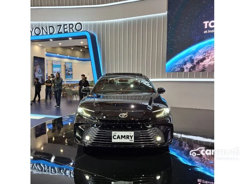 2025 Toyota Camry HEV Sedan
