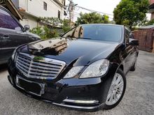 2010 Mercedes-Benz E300 Hitam Mengkilap (TANGAN PERTAMA)