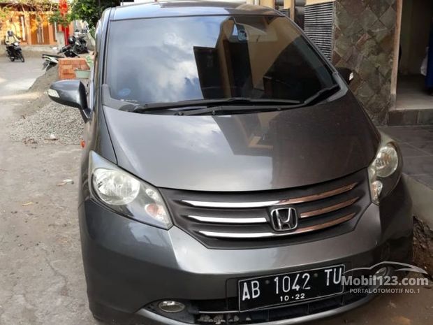  Freed  Honda  Murah  143 mobil  dijual  di  Yogyakarta  