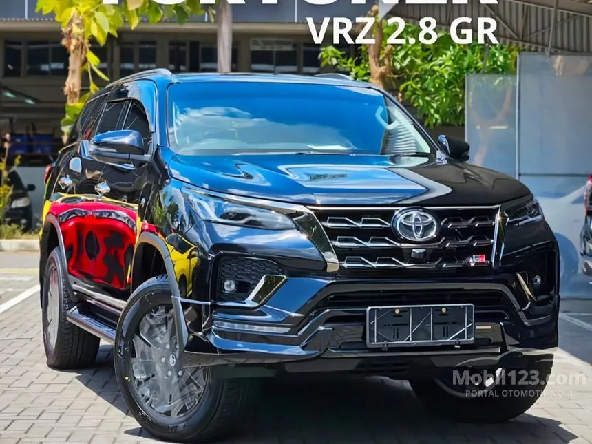 Jual Mobil Toyota Fortuner 2024 GR Sport 2.8 di DKI Jakarta Automatic SUV Hitam Rp 640.450.000