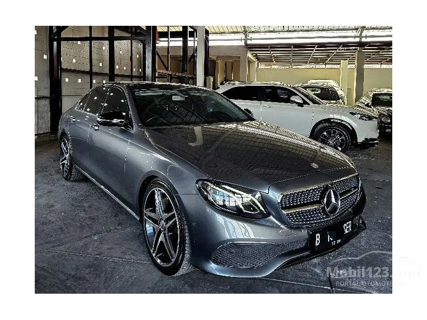 2016 Mercedes-Benz E300 Avantgarde Sedan