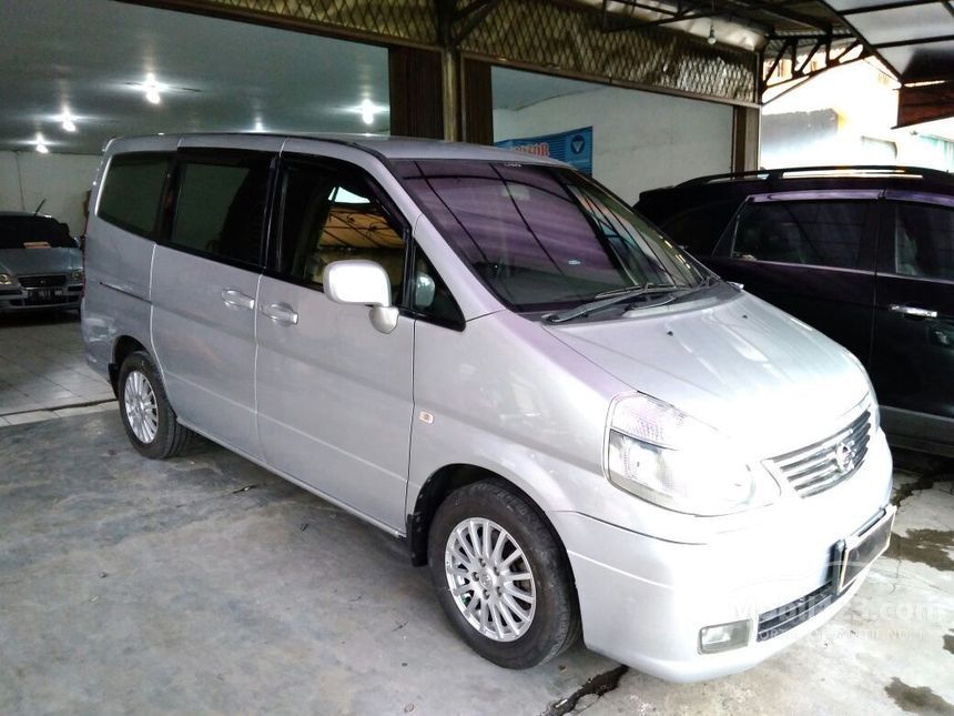 Nissan serena 2008