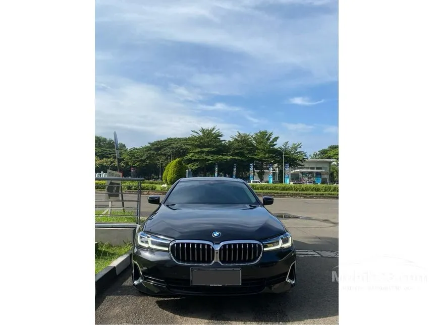 Jual Mobil BMW 530i 2021 Opulence 2.0 di DKI Jakarta Automatic Sedan Hitam Rp 999.000.000