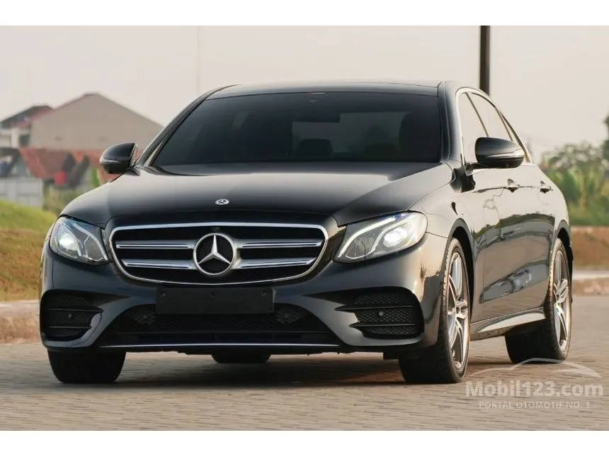 2018 Mercedes-Benz E300 AMG Line Sedan