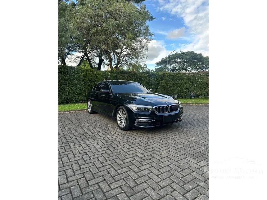 2018 BMW 520i Luxury Sedan