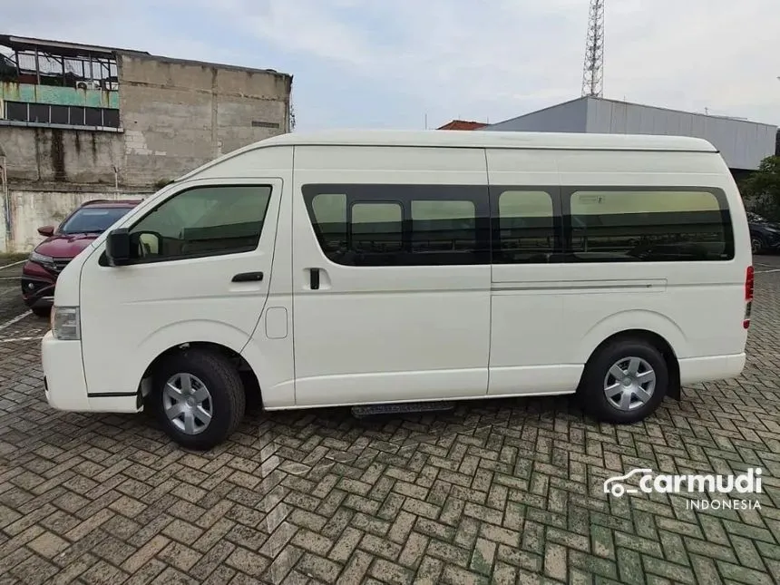 2024 Toyota Hiace Commuter Van Wagon