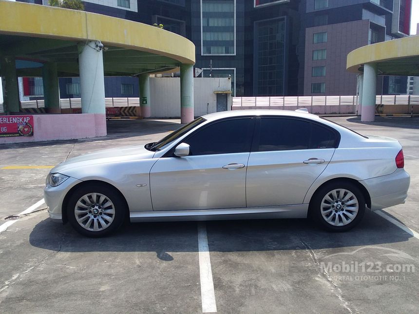 Jual Mobil BMW 320i 2009 E90 2.0 di DKI Jakarta Automatic Sedan Silver ...