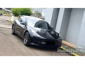 2021 Tesla Model 3 Standard Range Plus Sedan