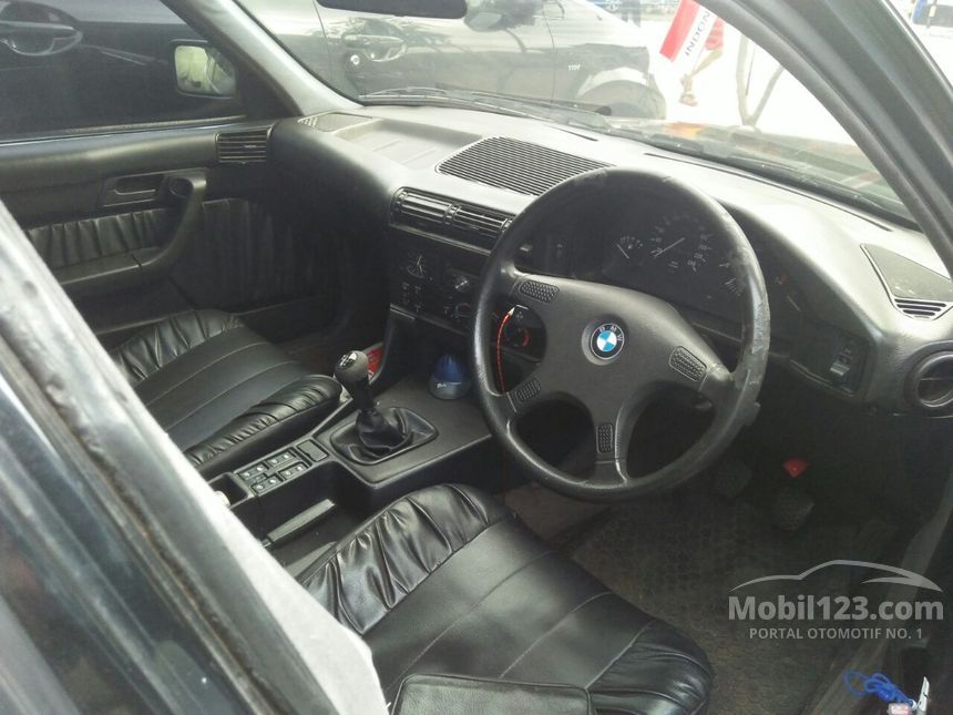 1995 BMW E34 530i Sedan