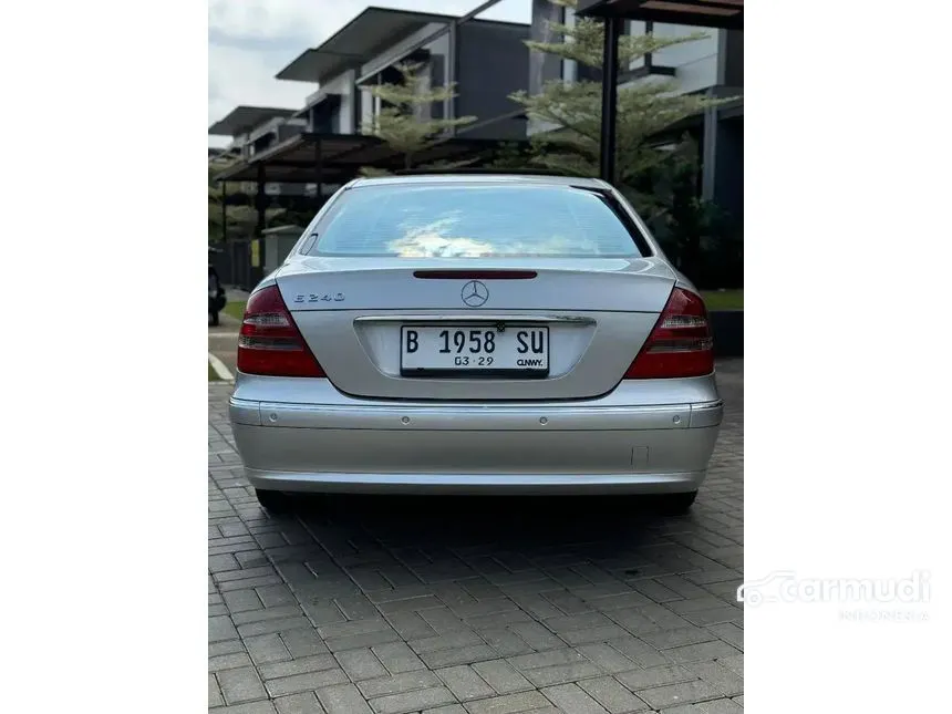 2004 Mercedes-Benz E240 Sedan