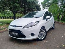 Ford Fiesta 1.4 Trend AT 2012 Putih DP 8jt Kondisi Istimewa Dan Siap Pakai Untuk Tahun Baruan