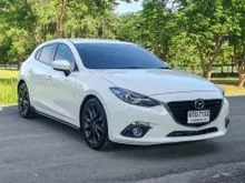 2015 Mazda 3 2.0 (ปี 14-18) S Sports Hatchback