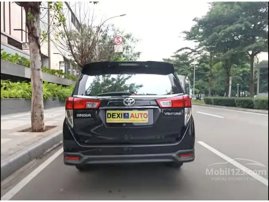 2022 Toyota Kijang Innova Venturer MPV