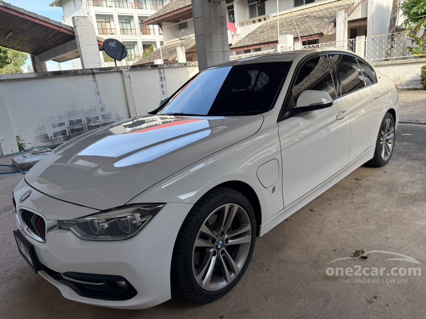 2018 BMW 330e 2.0 F30 (ปี 16-20) Iconic Sedan มือสอง One2car