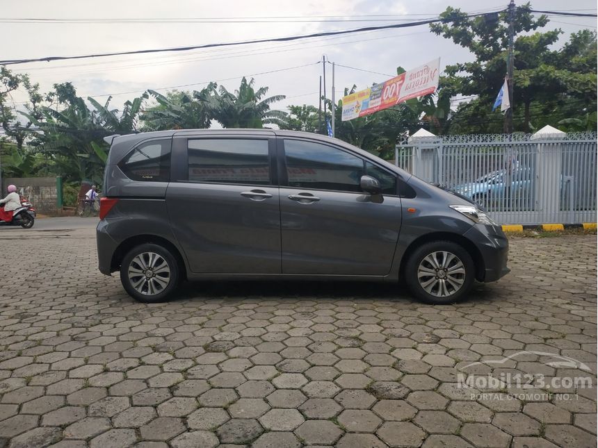 Jual Mobil  Honda Freed  2012  S 1 5 di Jawa Barat Automatic 