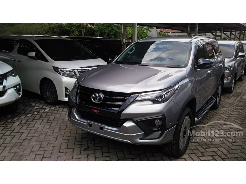 Jual Mobil  Toyota  Fortuner  2021 TRD  2 4 di Jawa Timur 