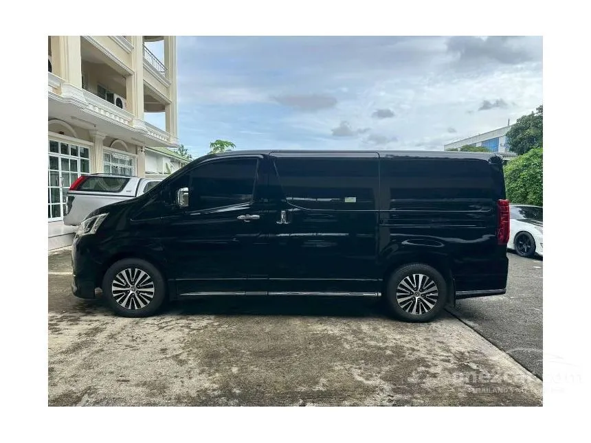 2020 Toyota Majesty Premium Van