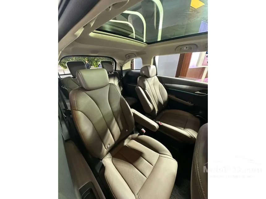 2025 BYD M6 Superior Captain 6 Seater MPV