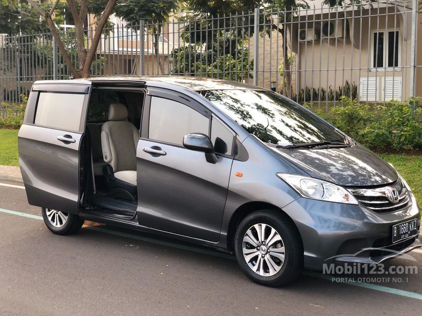 Honda freed объем бака