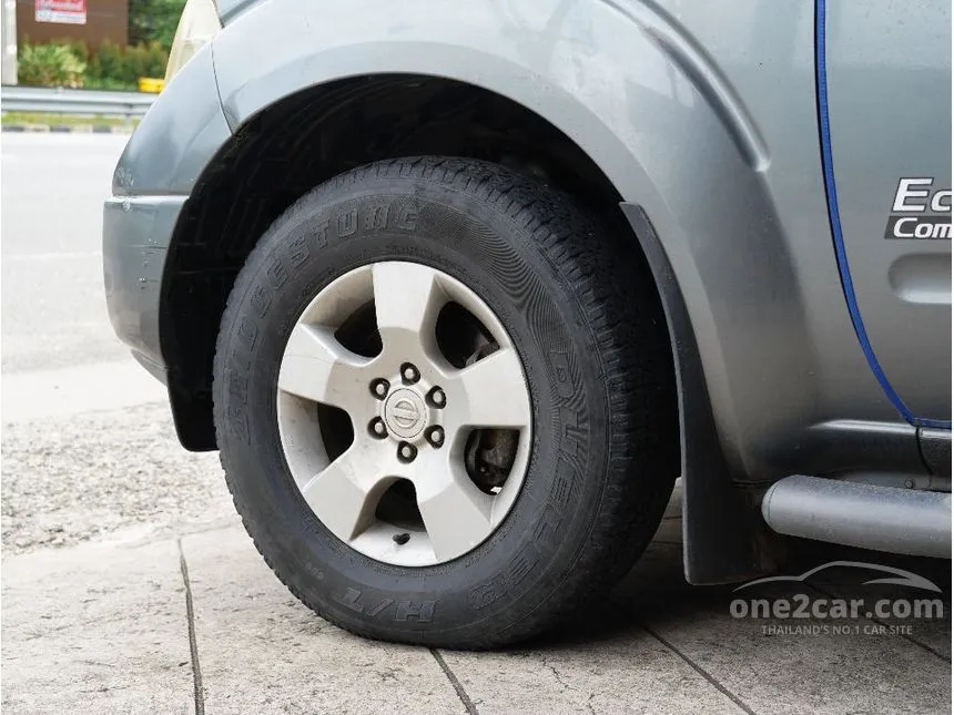2010 Nissan Frontier Navara Calibre LE Double Cab Pickup