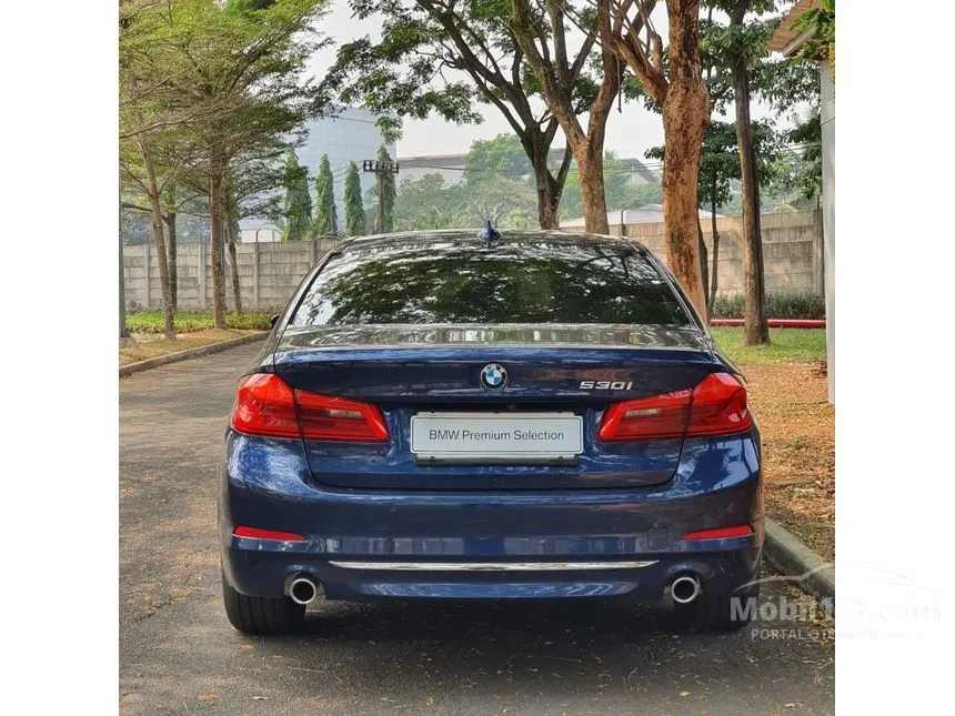 2019 BMW 530i Luxury Sedan