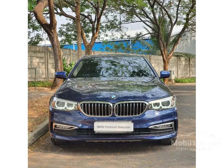 Jual Mobil BMW 530i 2019 Luxury 2.0 di Jawa Tengah Automatic Sedan Biru Rp 675.000.000