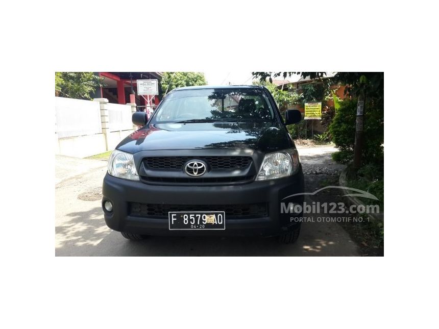 Jual Mobil Toyota Hilux 2010 2.0 di Jawa Barat Manual 