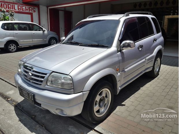 Suzuki Escudo Mobil bekas dijual di Indonesia - Dari 118 