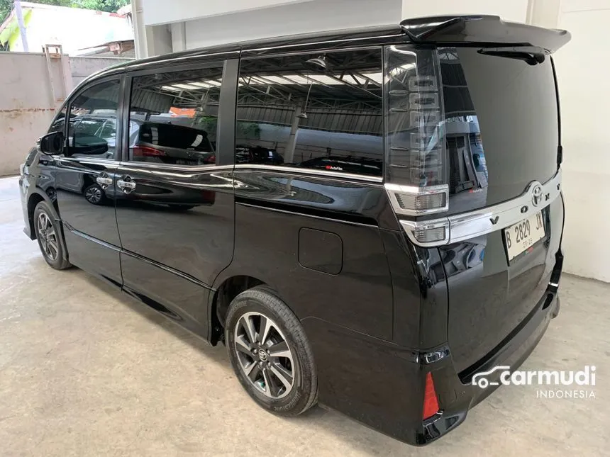 2018 Toyota Voxy MPV