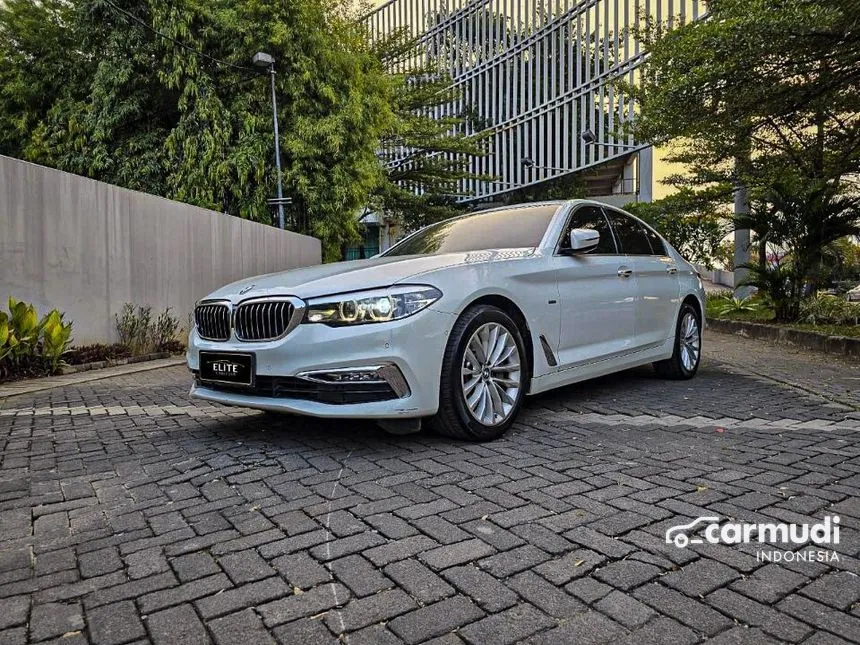 2018 BMW 530i Luxury Sedan