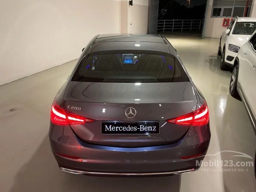 2022 Mercedes-Benz C200 Avantgarde Line Sedan