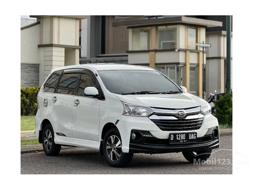 Jual Mobil Daihatsu Xenia 2017 R 1.3 di Jawa Barat Manual MPV Putih Rp 149.000.000