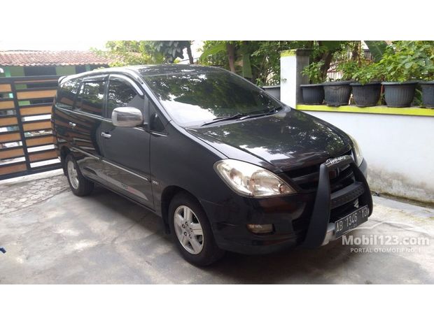 Toyota Kijang Innova Mobil bekas dijual di Yogyakarta 