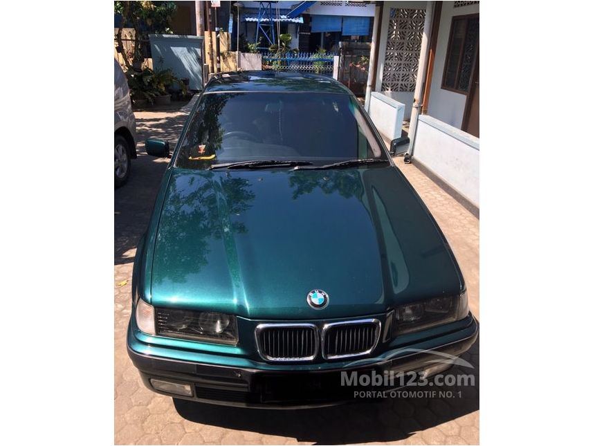 Jual Mobil BMW 320i 1994 E36 2.0 Manual 2.0 di Yogyakarta 