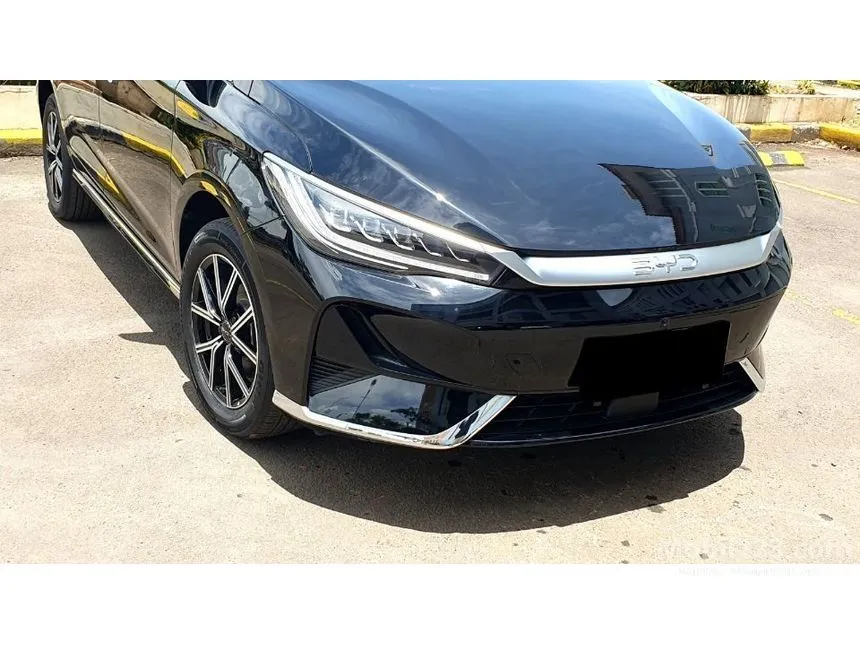 2025 BYD M6 Standard 7 Seater MPV