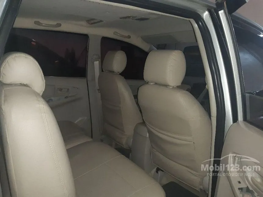 2011 Toyota Kijang Innova G MPV