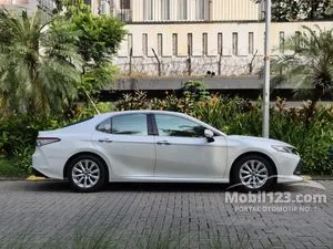 2021 Toyota Camry 2.5 V Sedan