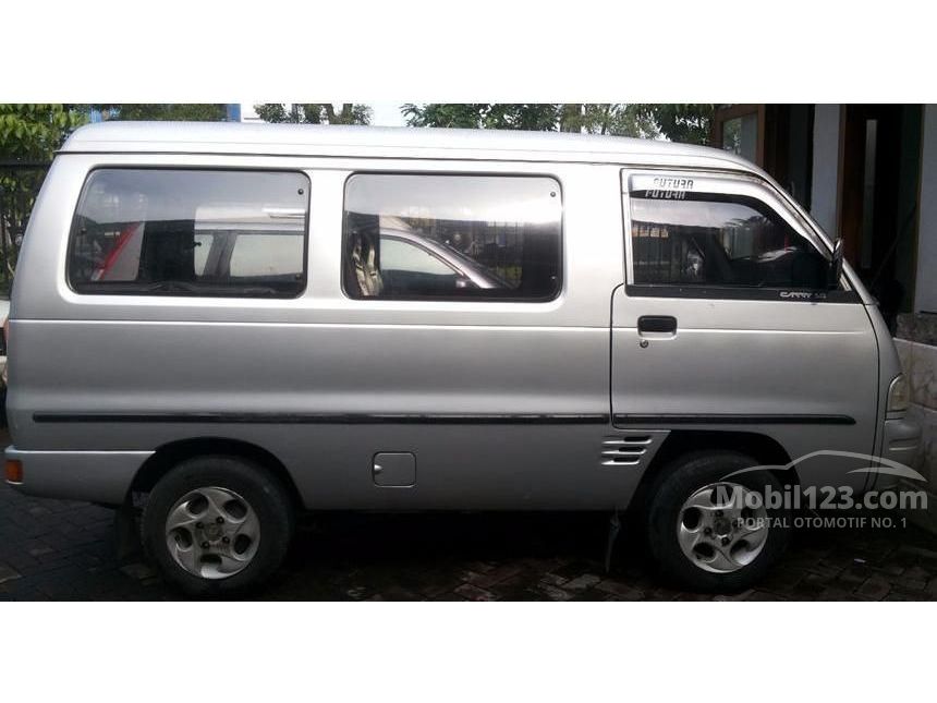 Jual Mobil Suzuki Carry 2005 GRV 1.5 di Jawa Timur Manual Van Silver Rp