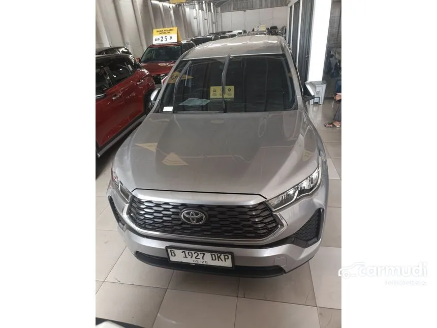 2022 Toyota Kijang Innova Zenix V HV MPV