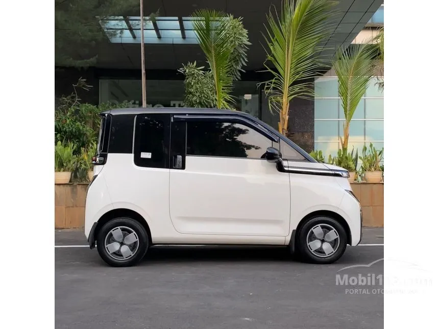 2022 Wuling Air EV Long Range Hatchback