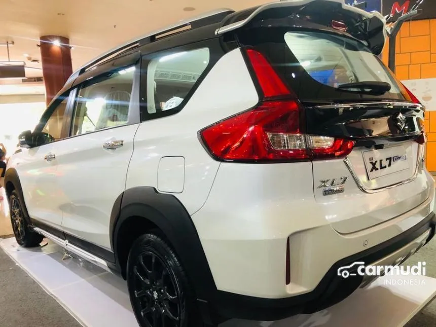2025 Suzuki XL7 Alpha Hybrid (Two Tone) SUV
