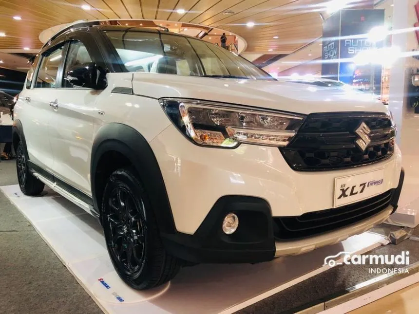 2025 Suzuki XL7 Alpha Hybrid (Two Tone) SUV