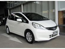 2011 Honda Jazz 1.5 (ปี 08-14) V i-VTEC Hatchback AT