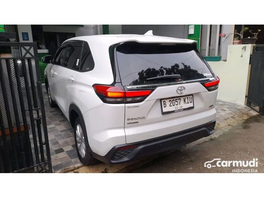 2023 Toyota Kijang Innova Zenix V (Premium Color) MPV