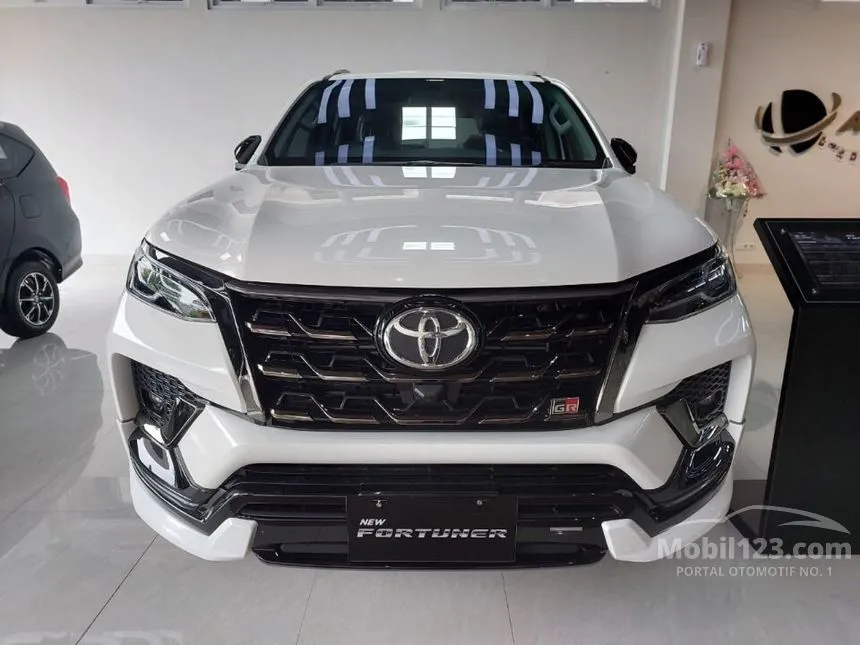 Jual Mobil Toyota Fortuner 2024 GR Sport 2.8 di Jawa Timur Automatic SUV Lainnya Rp 610.000.000