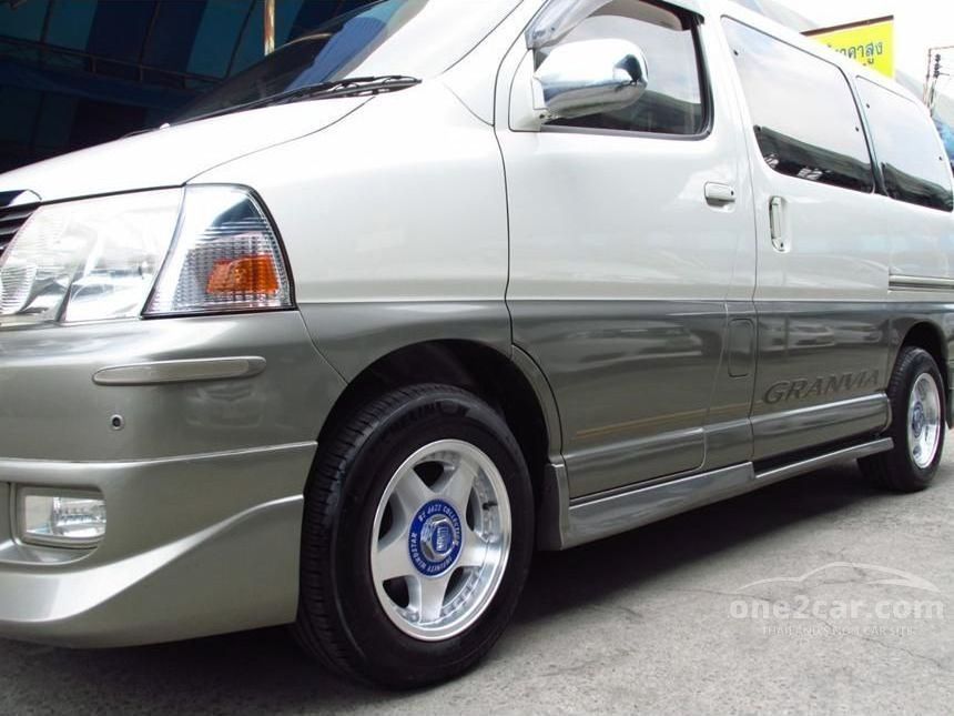 Toyota granvia 2001